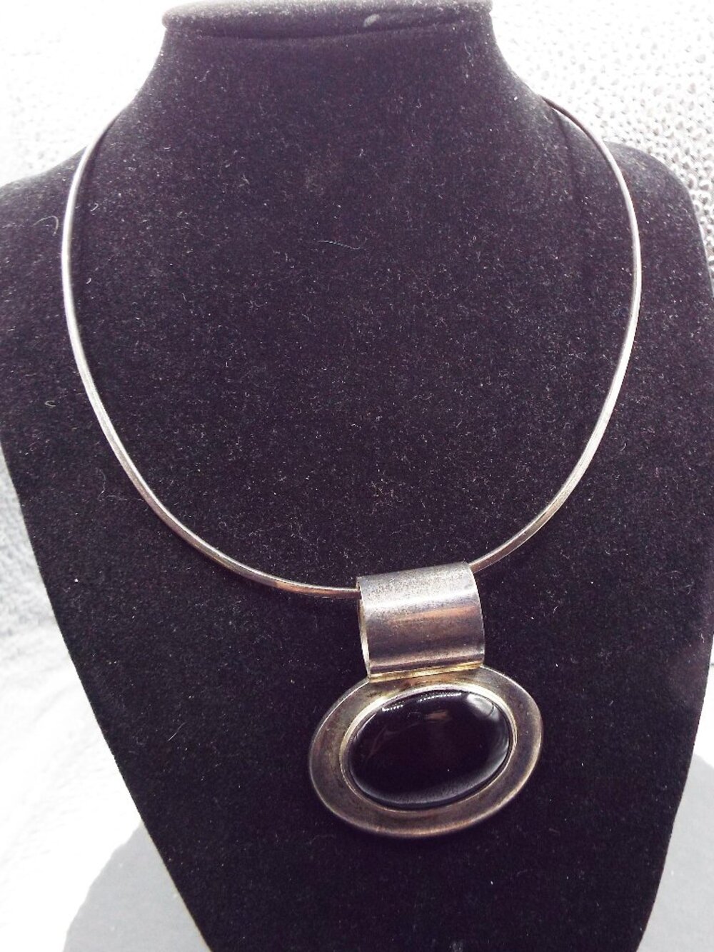 VINTAGE TAXCO MEXICO STERLING HUGE BLACK ONYX OVAL CABOCHON NECKWIRE NECKLACE 69